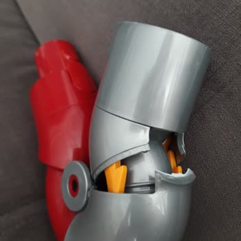 Dyson V 15 Mobilya Adaptörünün İkinci Defa Aynı Yerden Kırılası
