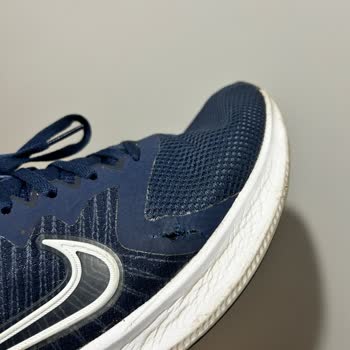 Nike Ayakkabı Deformesi. 2 Farklı Ayakkabı Aynı Noktada Deforme