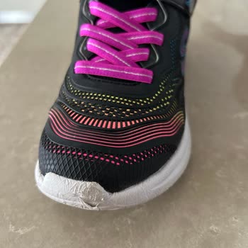 Skechers Ayakkabı Üretim Hatası