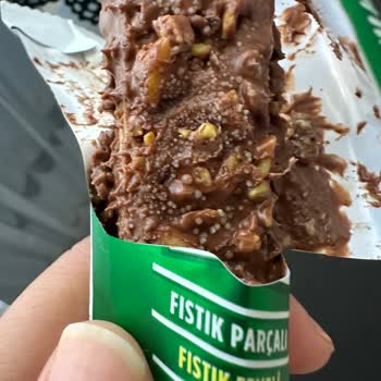 Migros Küflenmiş Böceklenmiş Ürünlerin İndirim Olarak Millete Yediriyorlar