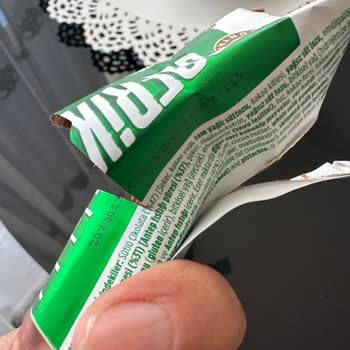 Migros Küflenmiş Böceklenmiş Ürünlerin İndirim Olarak Millete Yediriyorlar