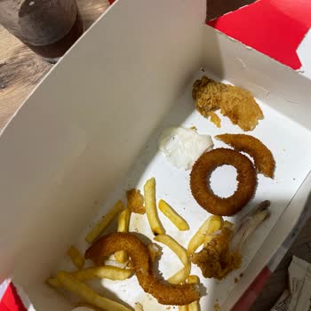 KFC Yetersiz Hizmet Vermekte!