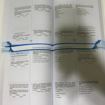 Pegem Akademi Aynı Soru Bankasını Farklı Kapaklarla Piyasaya Sürüyor