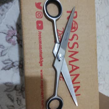 Rossmann Aldığım Makas Düzgün Çalışmıyordu