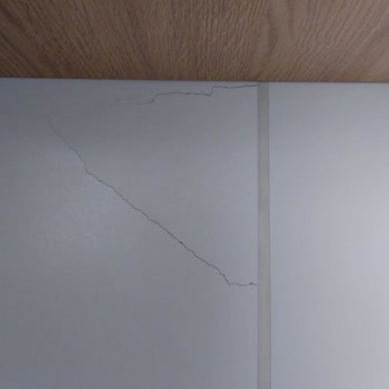 Taşpınar Alışveriş Merkezleri Kırık Ve Çatlak Gelmiş Olan Ürün