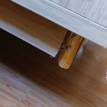 Taşpınar Alışveriş Merkezleri Kırık Ve Çatlak Gelmiş Olan Ürün