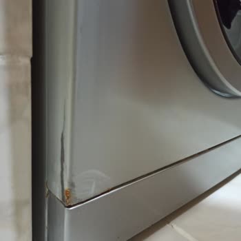 Arçelik 9103 YPS Çamaşır Makinesi Su Akıtmaktan Çürüdü