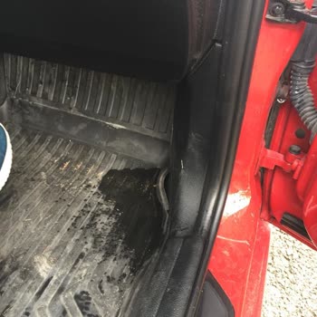 BMW 1 Kasa Ön Cam Dış Fitil Parçalaması Ve Aracımın Su Alması