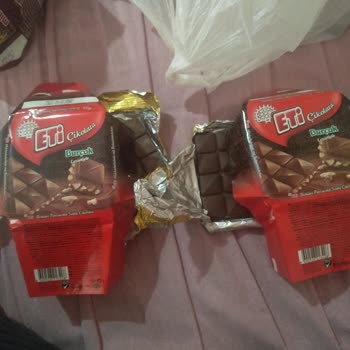 Eti Gıda Tarihi Geçmediği Halde Bozuk Çikolata