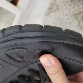 Etichet Sport Skechers Marka Ayakkabının Yırtılması Hk.