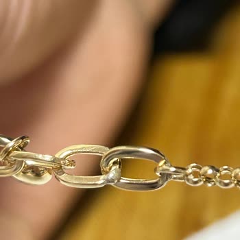 Trabzon Forum Altınbaş Bileklik