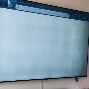 Samsung Pişmanlık. Panel LED'lerin İzlerken Belirgin Olması