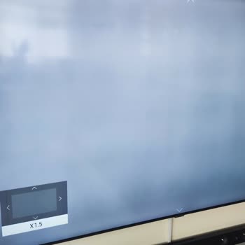 Samsung Pişmanlık. Panel LED'lerin İzlerken Belirgin Olması