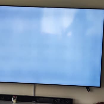 Samsung Pişmanlık. Panel LED'lerin İzlerken Belirgin Olması
