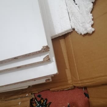 A101 Ürünün Hasarlı Gelmesi Ve Rafların Vidalama Yerleri Yanlış Olması