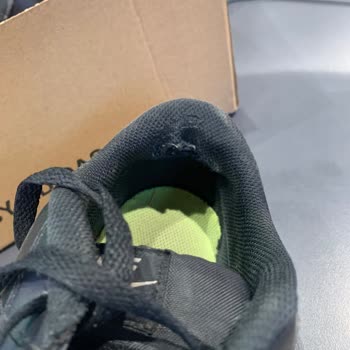 Nike Ayakkabı İç Topuk Kısmı Açılması