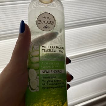 Bee Beauty Makyaj Temizleme Suyunda Bilinmeyen Böcek