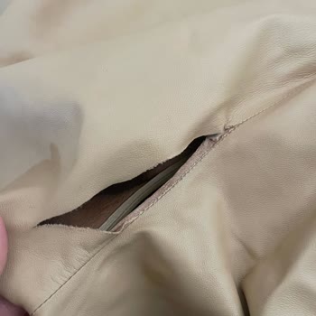 Beymen Yırtık Deri Pantolon