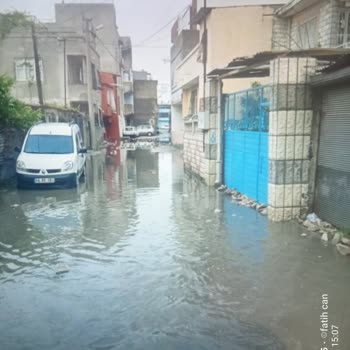 Adana Büyükşehir Belediyesi Yağmur Suyundan Ne Evimize Girebiliyoruz Ne Çıkabiliyoruz