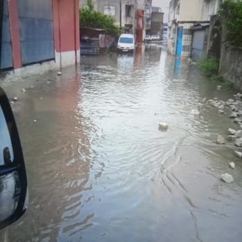 Adana Büyükşehir Belediyesi Yağmur Suyundan Ne Evimize Girebiliyoruz Ne Çıkabiliyoruz