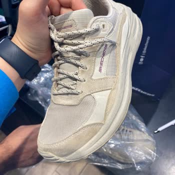 Skechers Ayakkabı Rengi Attı