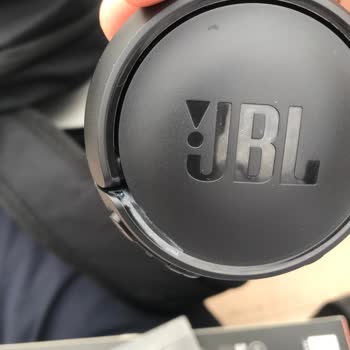 Media Markt JBL 560BT Kulaklığımın Plastik Aksamı Parçalandı