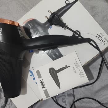 Fakir Saç Kurutma Makinesi Duman Çıkma