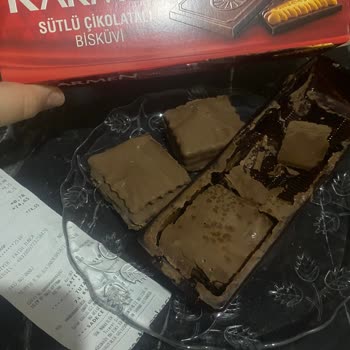 Elvan Gıda Karmen Sütlü Çikolatalı Bisküvi Bozuk Çıktı