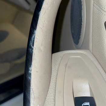 BMW 3.20i İç Kapı Kolları Deformasyonu