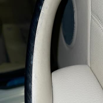 BMW 3.20i İç Kapı Kolları Deformasyonu