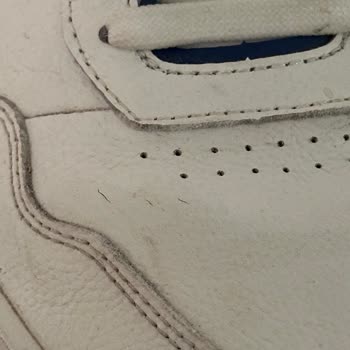 In Street 2 Aylık Üstü Çatlayan Ayakkabıyı Değişim/iade Almıyor!