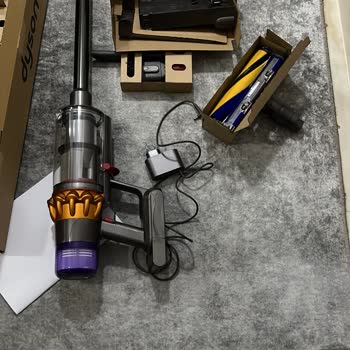 Dyson V15 Cihazın Kutudan Parçaların Eksik Çıkması