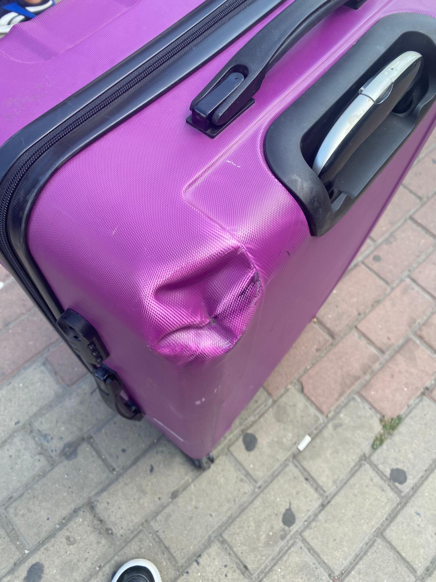 Bag Zip Repair - 0581873003 - Dubai Repairs - Luggage Repair