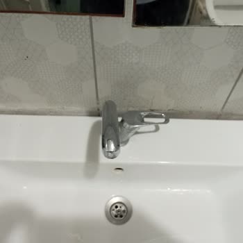 Kale Banyo Lavabosu Kurulumdan Bu Yana Sorunlu
