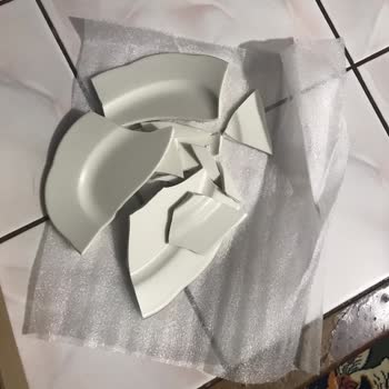 Korkmaz Mutfak Eşyaları İletişim Problemi Kırık Tabak