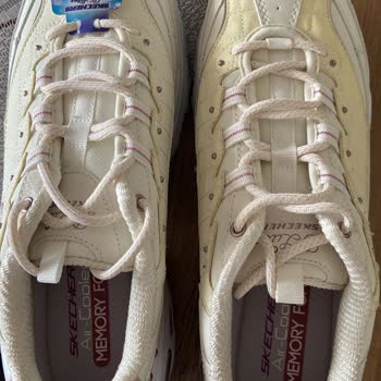 Skechers Hiç Kullanılmamış Ayakkabının Sararması