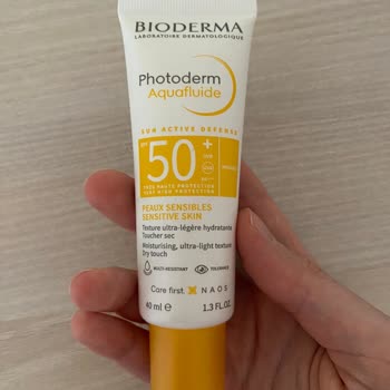 Bioderma Photoderm Güneş Kremi'nde Çok Kötü Bir Koku Var, Sarı Renkli