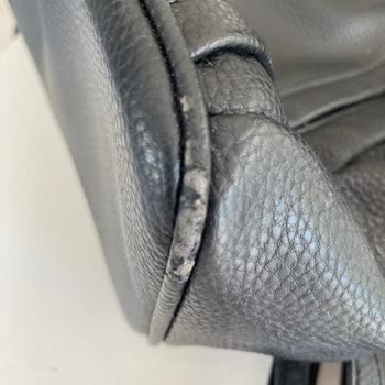 Derimod Dan Aldığımız Çantalar 1 Ayda Dökülüyor