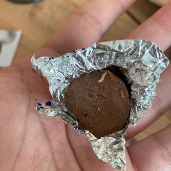 Ender Çikolata İçinden Kurt Çıktı