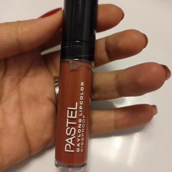 Pastel Kozmetik Pastel Rujdan Gelen Kötü Koku