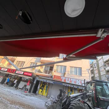 Menemen Belediyesi Yol Çalışması Sonucu Oluşan Hasar
