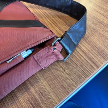 Kaft Marka Çantanın Tutacak Yeri Yırtıldı