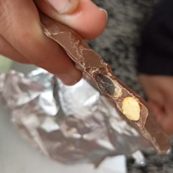 Nestle Marketten Aldığım Çikolata Bozuk Çıktı.
