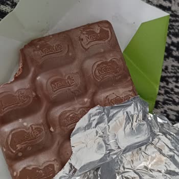 Nestle Marketten Aldığım Çikolata Bozuk Çıktı.