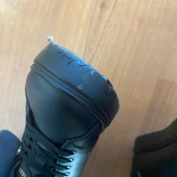 Tommy Hilfiger Ayakkabı Kalitesiz Yapılmış