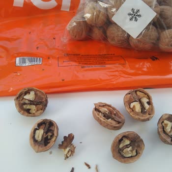 Migros'ta Satılan İçi Kurtlu Cevizler