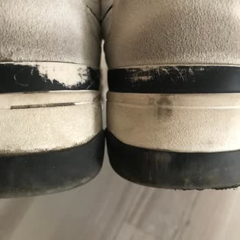 Stradivarius Spor Ayakkabıda Renk Atma