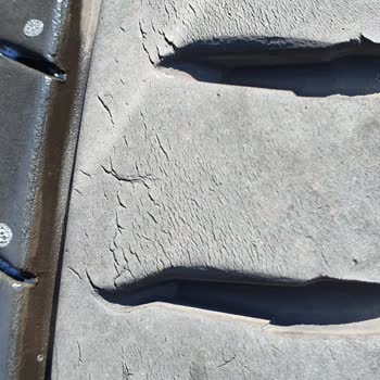 Continental Premium Contact 7 Serisi Lastiklerin 4 Ay İçinde Çatlaması