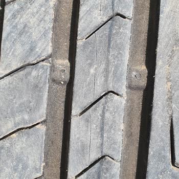 Continental Premium Contact 7 Serisi Lastiklerin 4 Ay İçinde Çatlaması