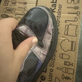 Elle Ayakkabı Satılan Ürünün Arkasında Durmuyorlar